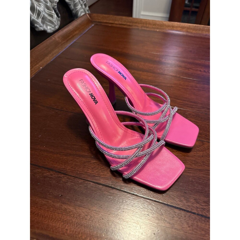 Fashion Nova pink strappy rhinestone high-heeled sandals size 8